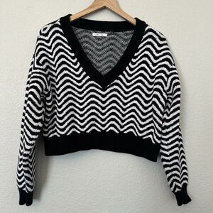 PacSun Cropped Sweater Women’s Size S Knit Cropped Black White Zig Zag Design